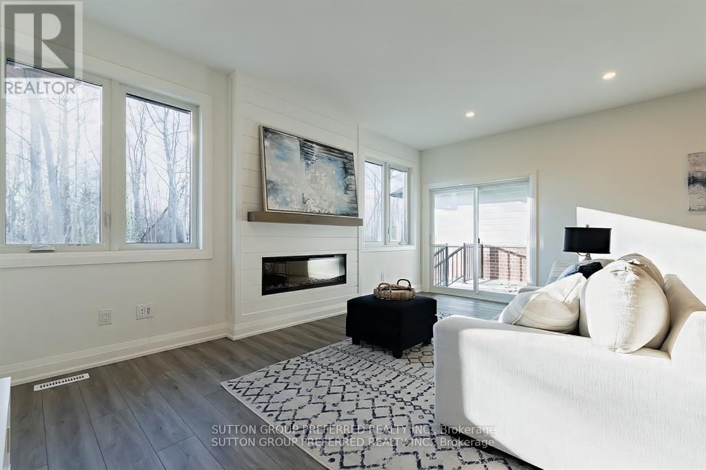7 - 175 GLENGARIFF DRIVE Image 21