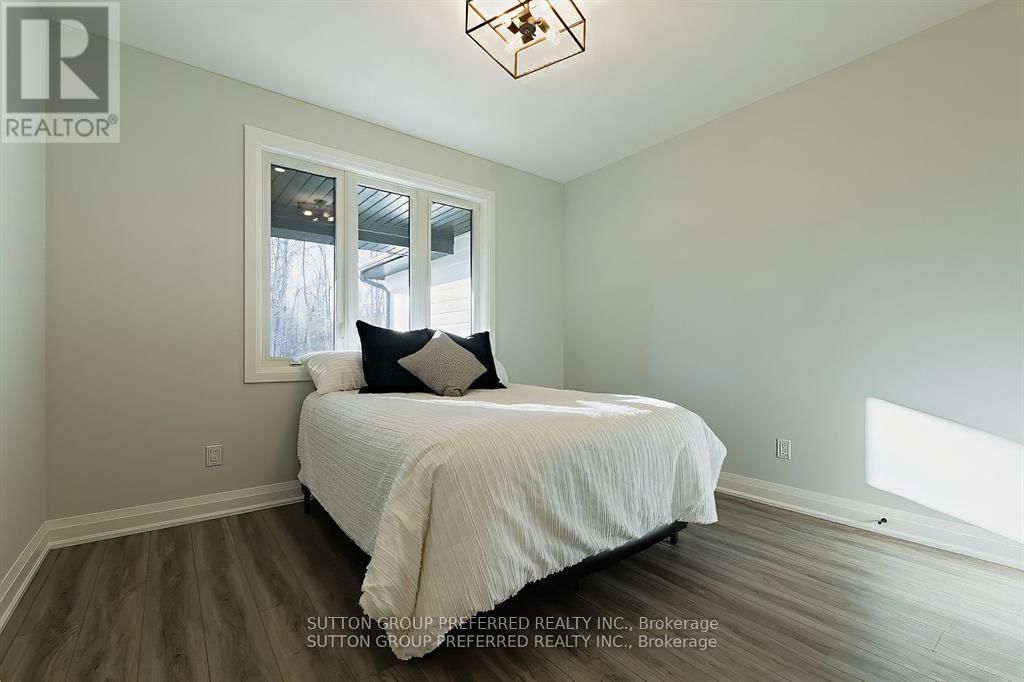 7 - 175 GLENGARIFF DRIVE Image 24