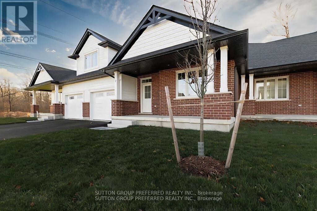 7 - 175 GLENGARIFF DRIVE Image 3