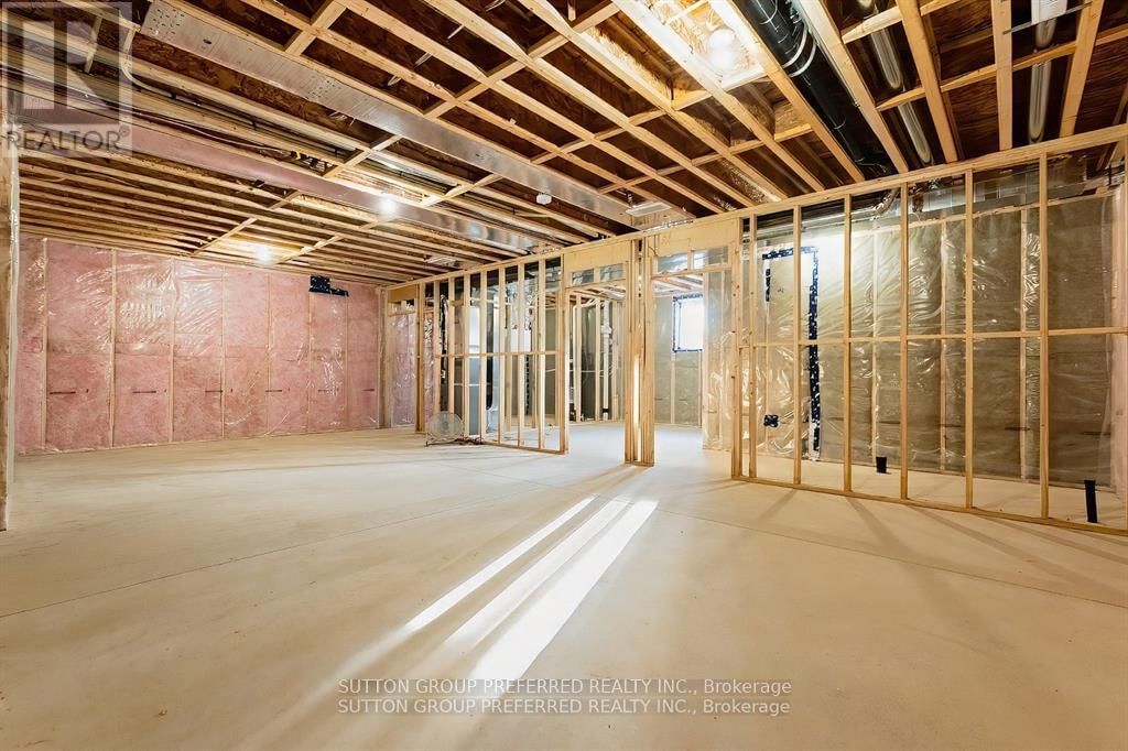 7 - 175 GLENGARIFF DRIVE Image 34