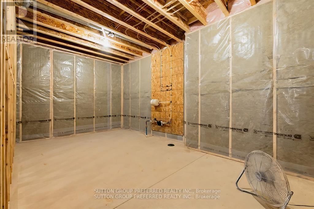 7 - 175 GLENGARIFF DRIVE Image 35