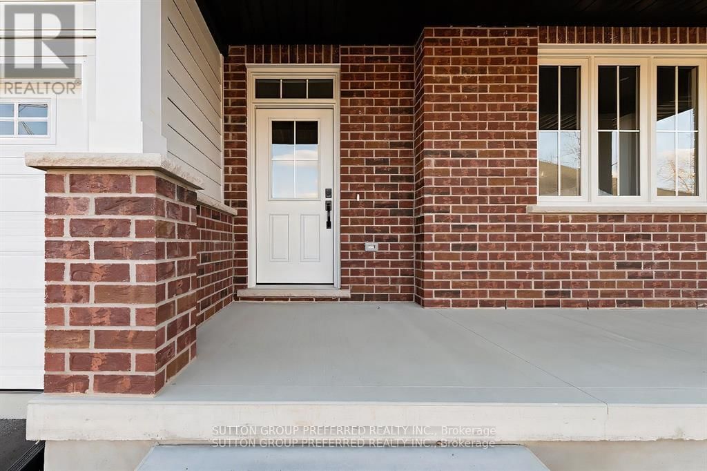 7 - 175 GLENGARIFF DRIVE Image 4