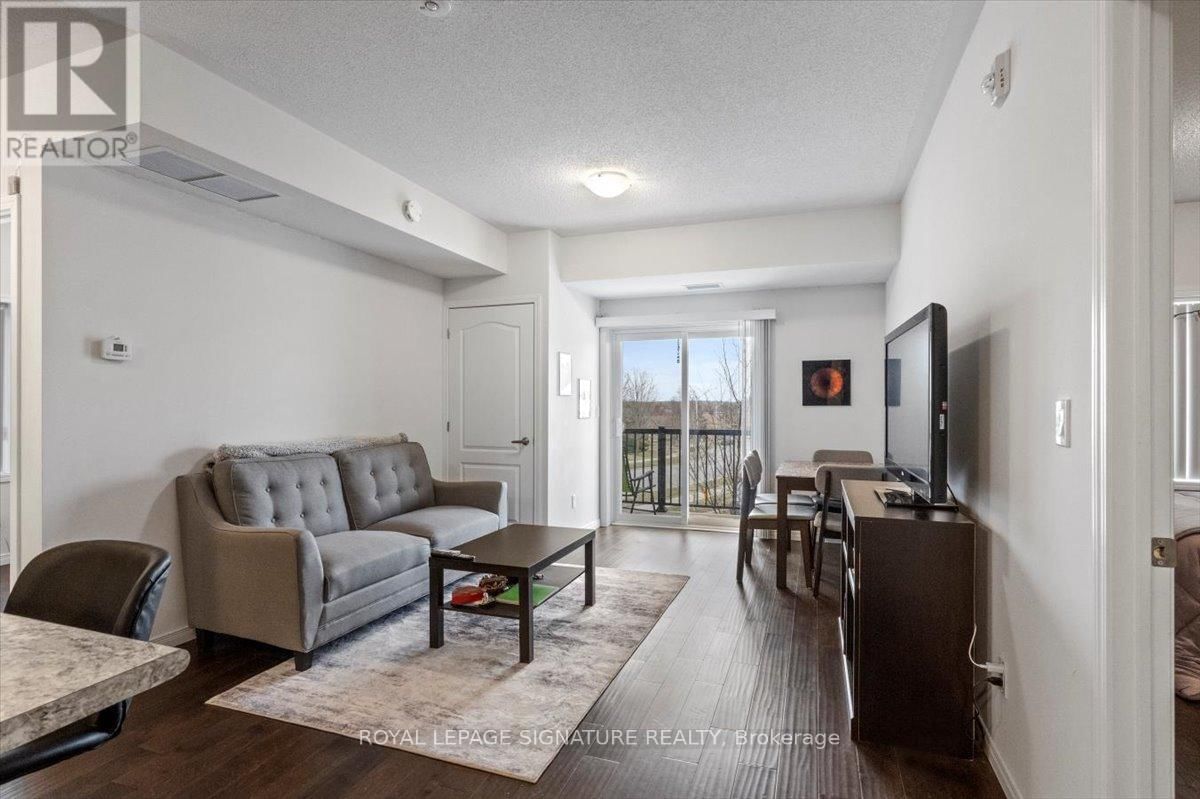 201 - 930 WENTWORTH STREET Image 16