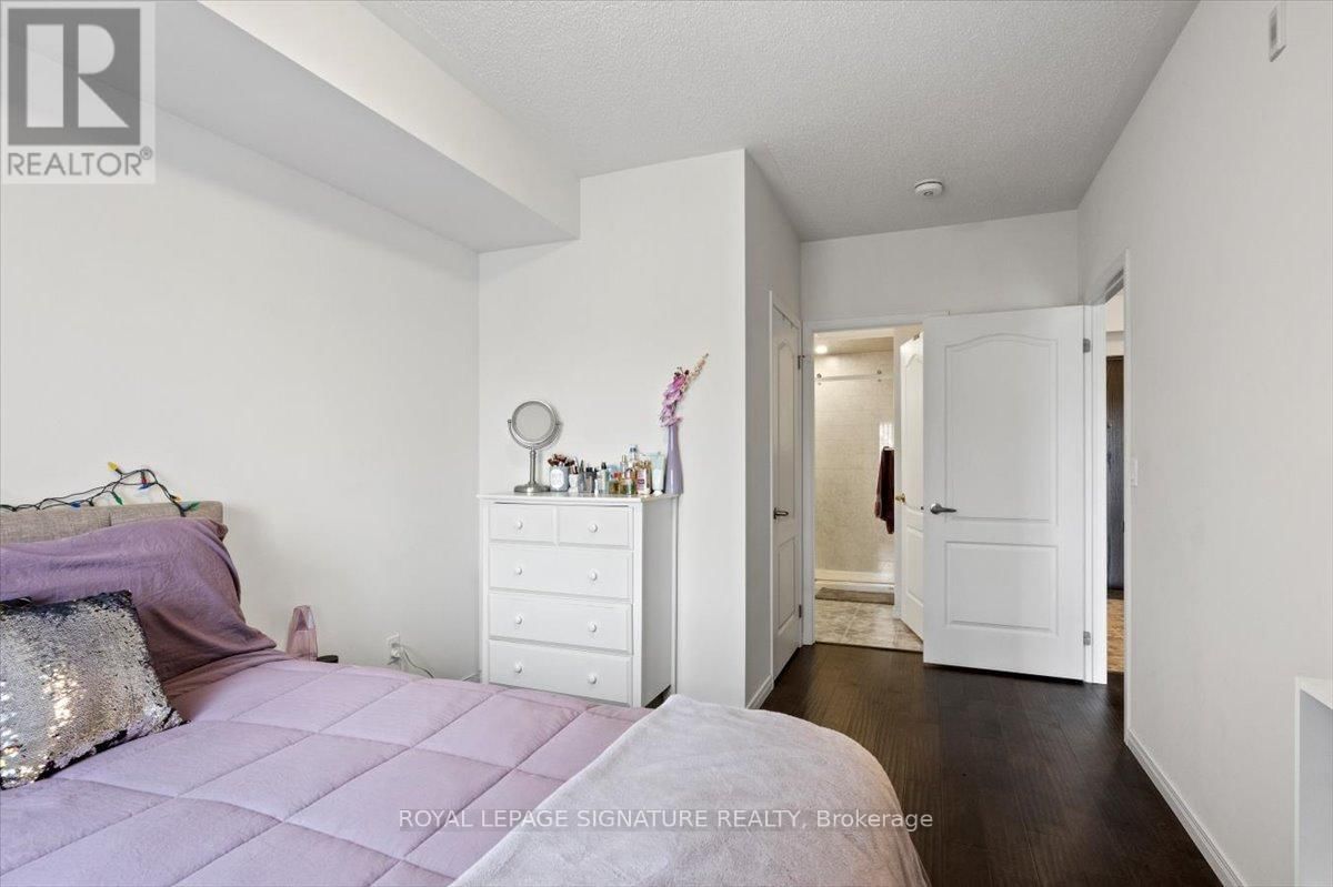 201 - 930 WENTWORTH STREET Image 22