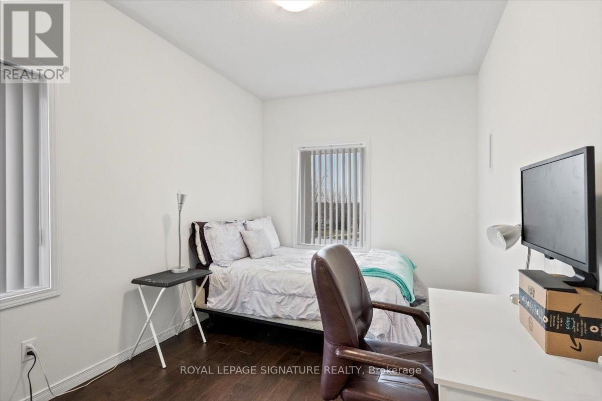 201 - 930 WENTWORTH STREET Image 24