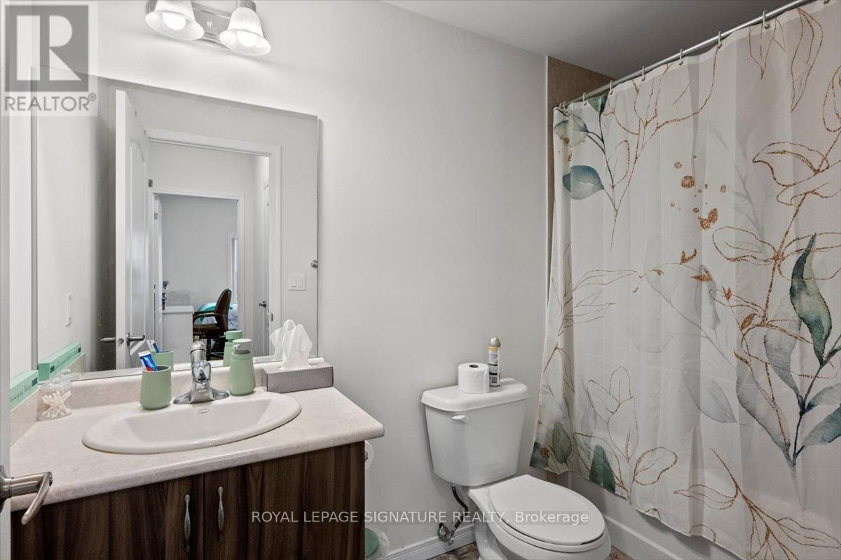 201 - 930 WENTWORTH STREET Image 26