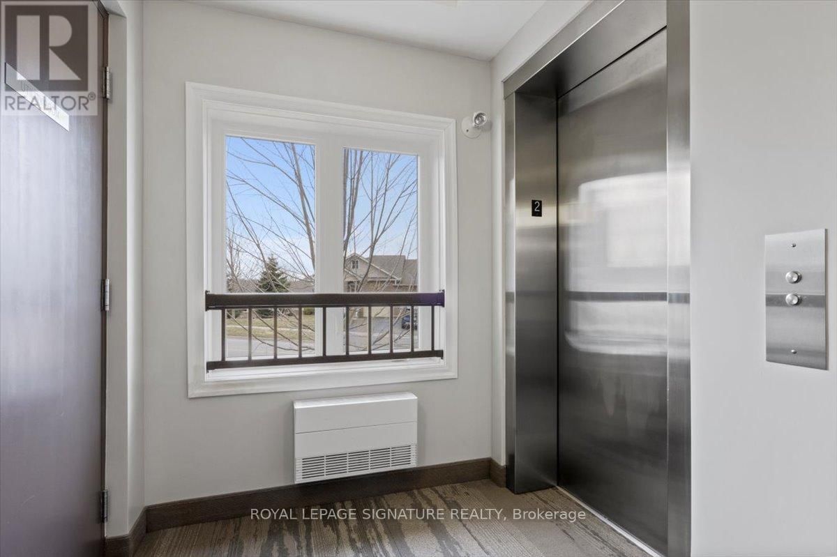 201 - 930 WENTWORTH STREET Image 6