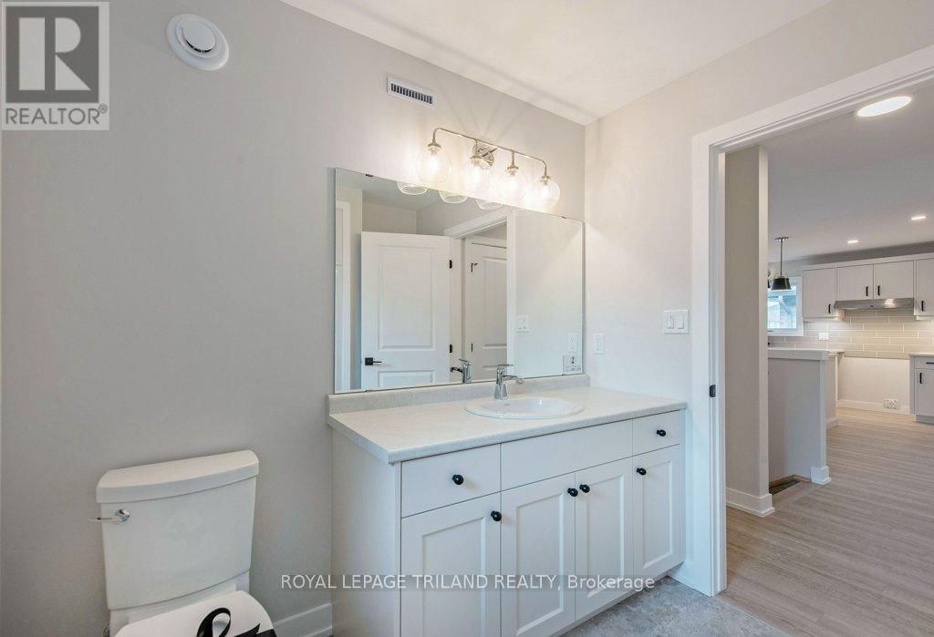 51 WHITE TAIL PATH Image 17