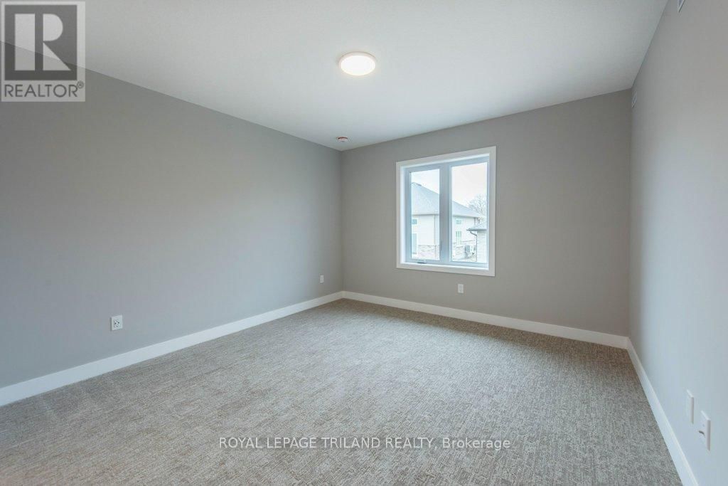 51 WHITE TAIL PATH Image 19