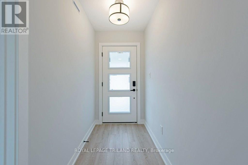 51 WHITE TAIL PATH Image 2