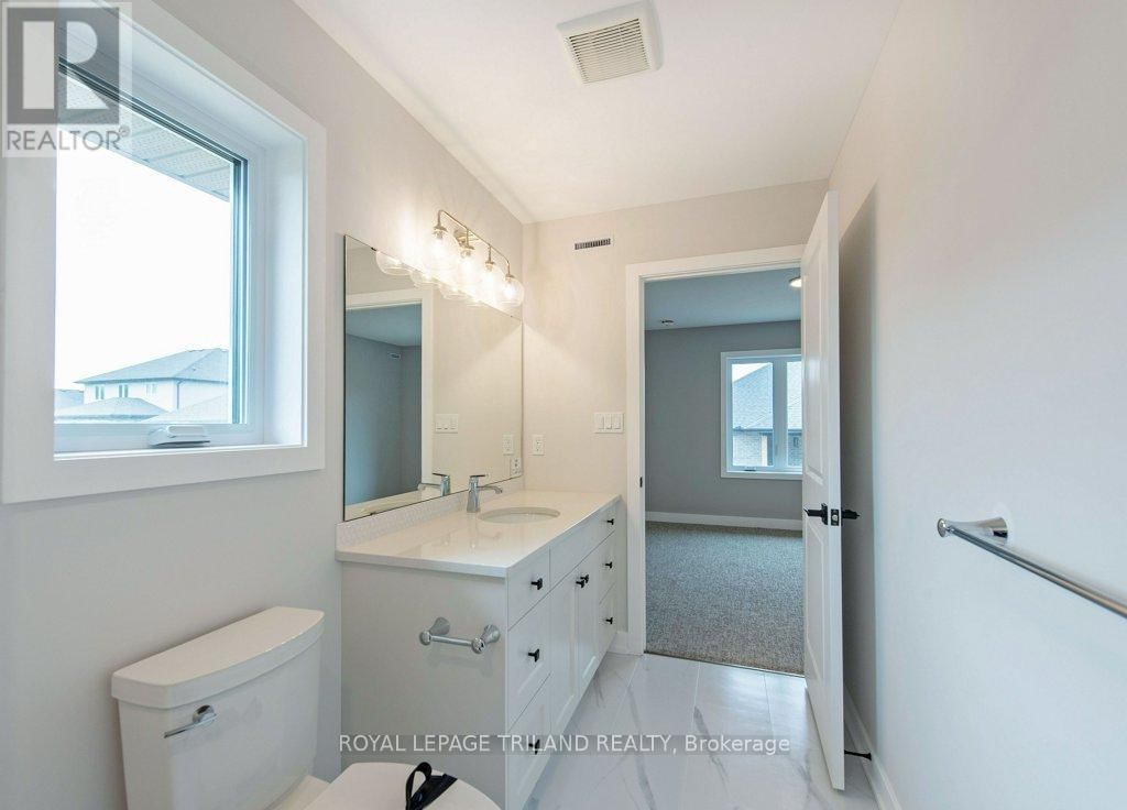 51 WHITE TAIL PATH Image 25