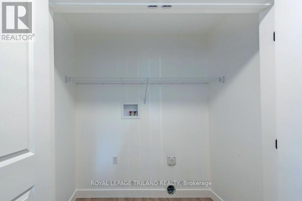 51 WHITE TAIL PATH Image 26