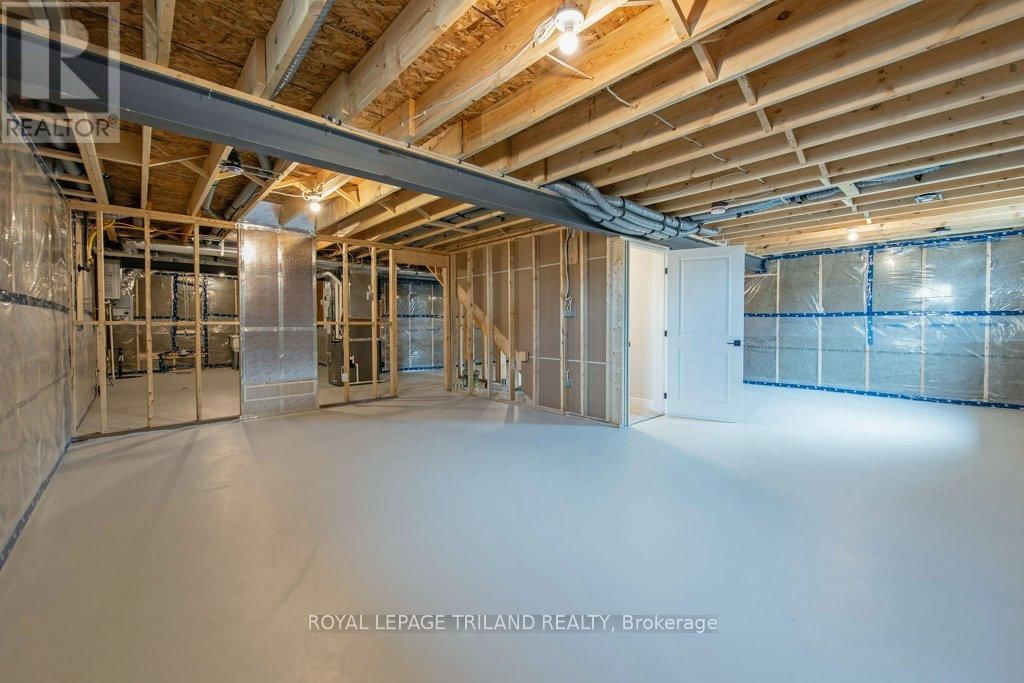 51 WHITE TAIL PATH Image 28