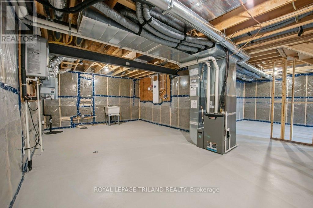 51 WHITE TAIL PATH Image 29