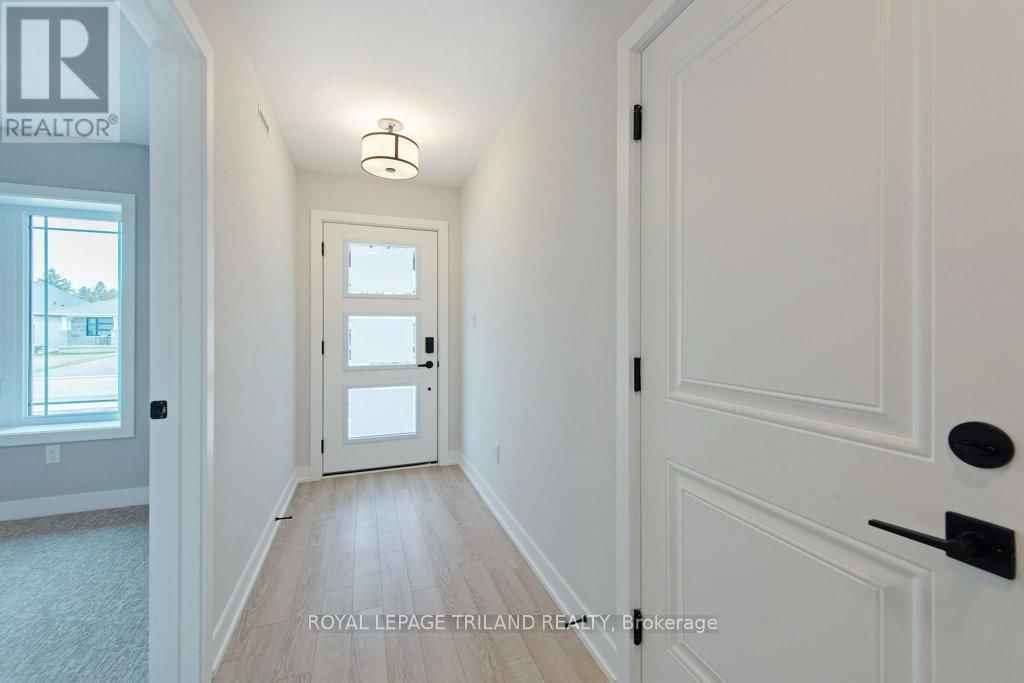 51 WHITE TAIL PATH Image 3