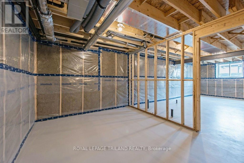 51 WHITE TAIL PATH Image 31