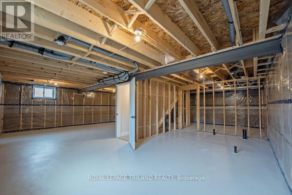 51 WHITE TAIL PATH Image 33
