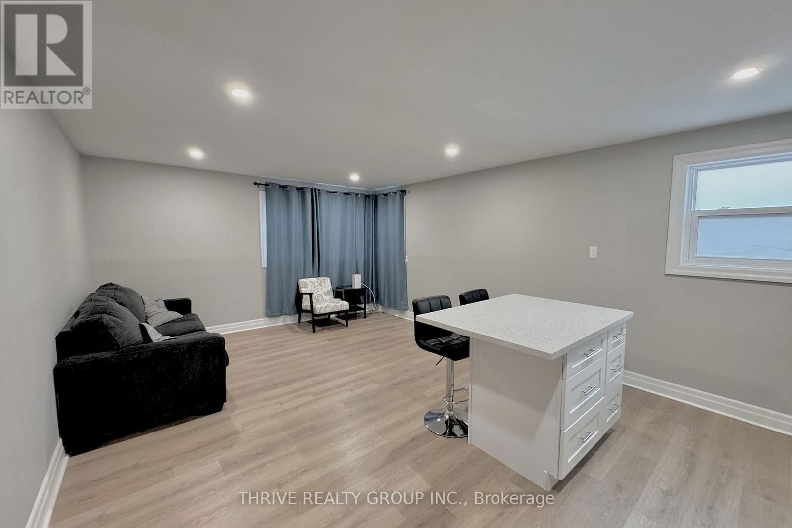 2 - 100 KING EDWARD AVENUE Image 6