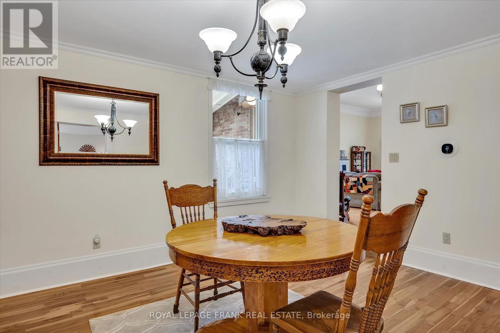 484 GILMOUR STREET Image 11