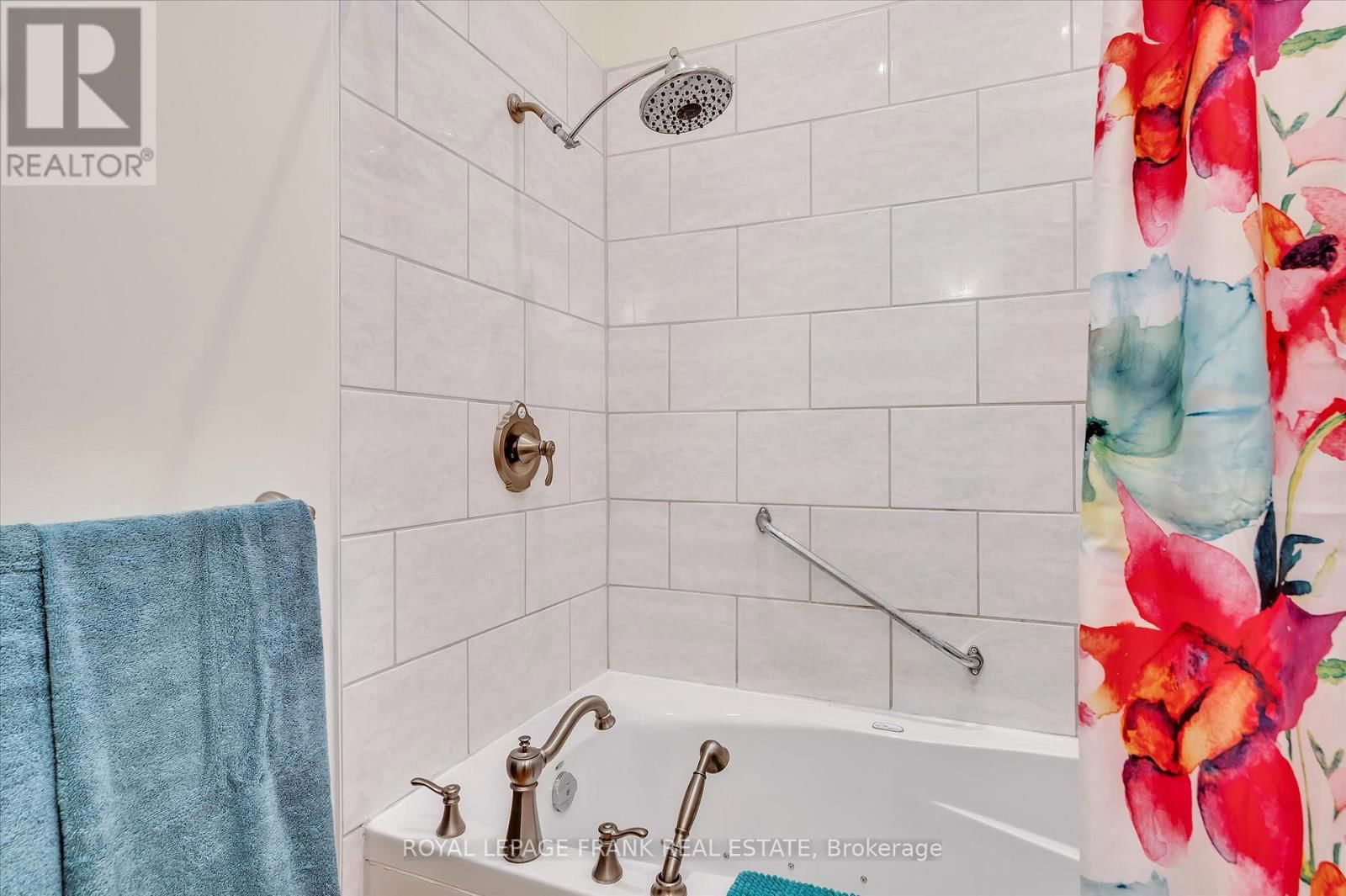 484 GILMOUR STREET Image 25