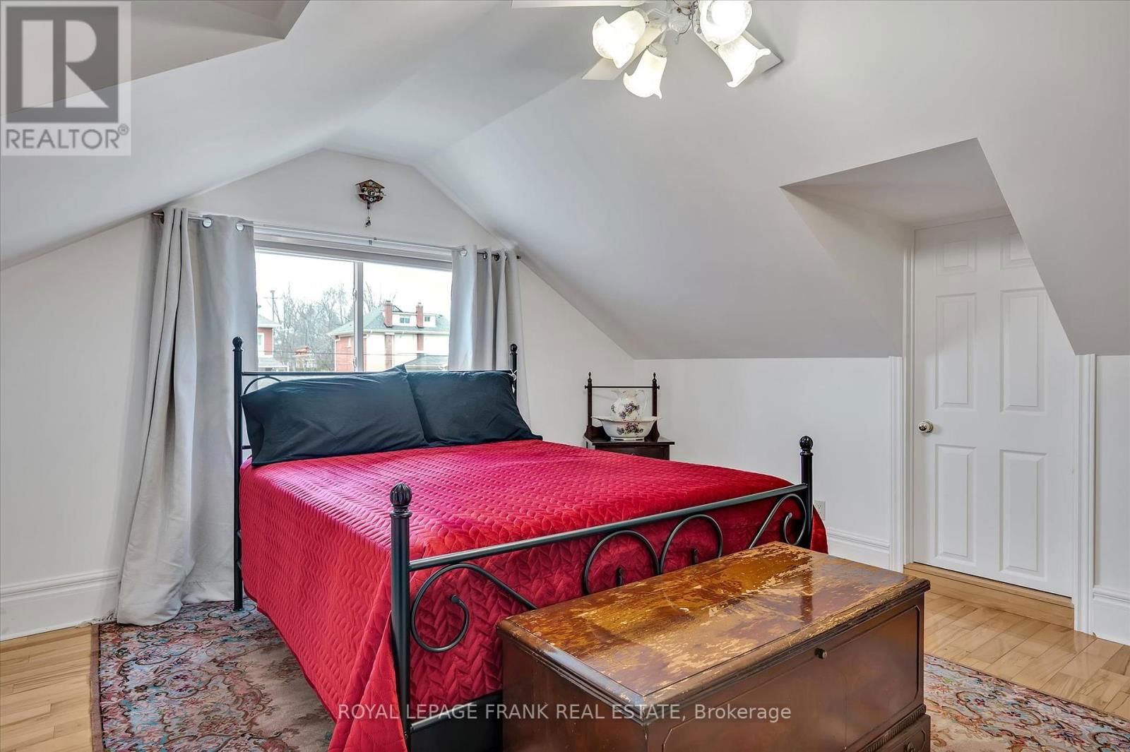 484 GILMOUR STREET Image 28