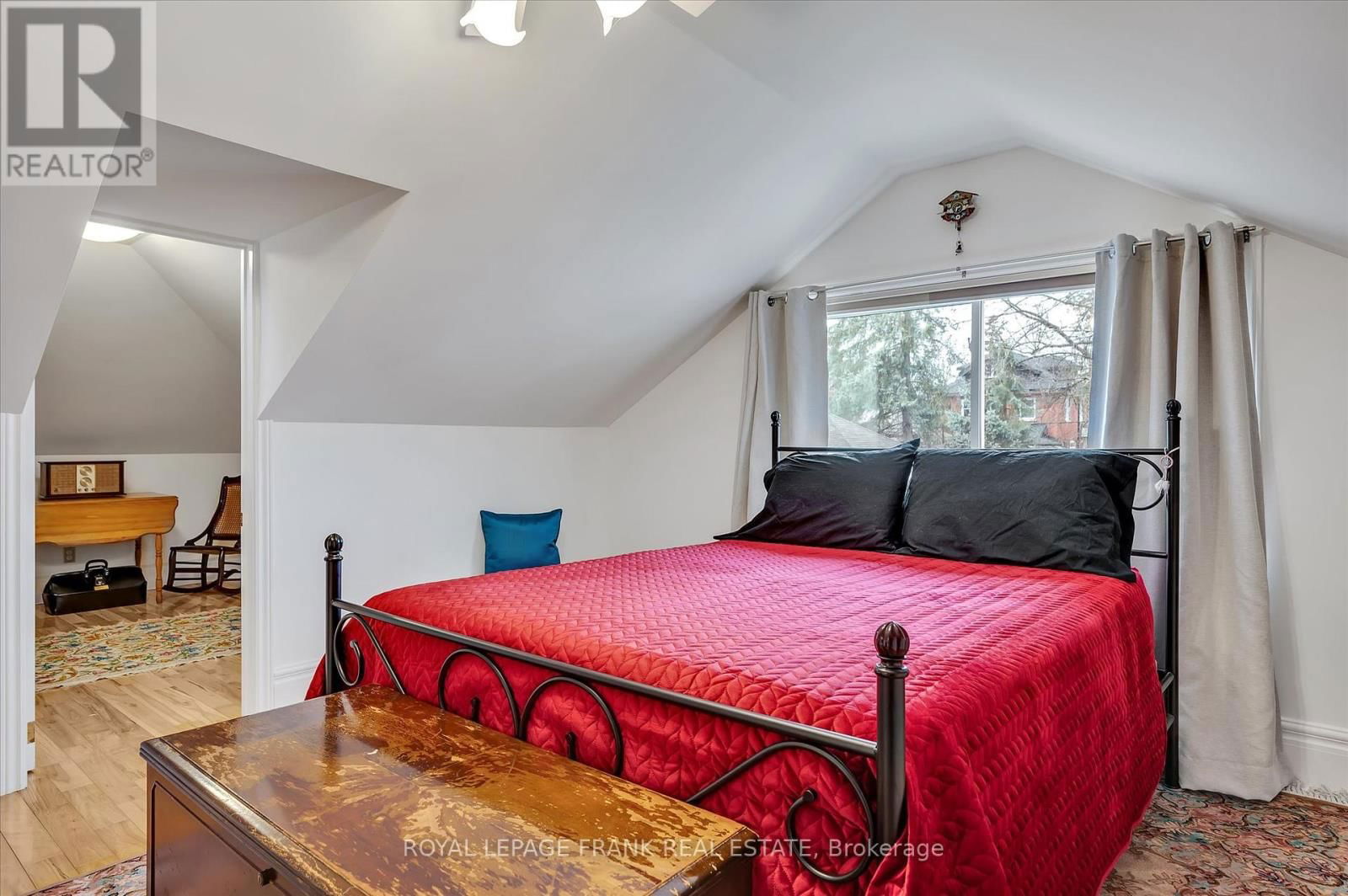484 GILMOUR STREET Image 29