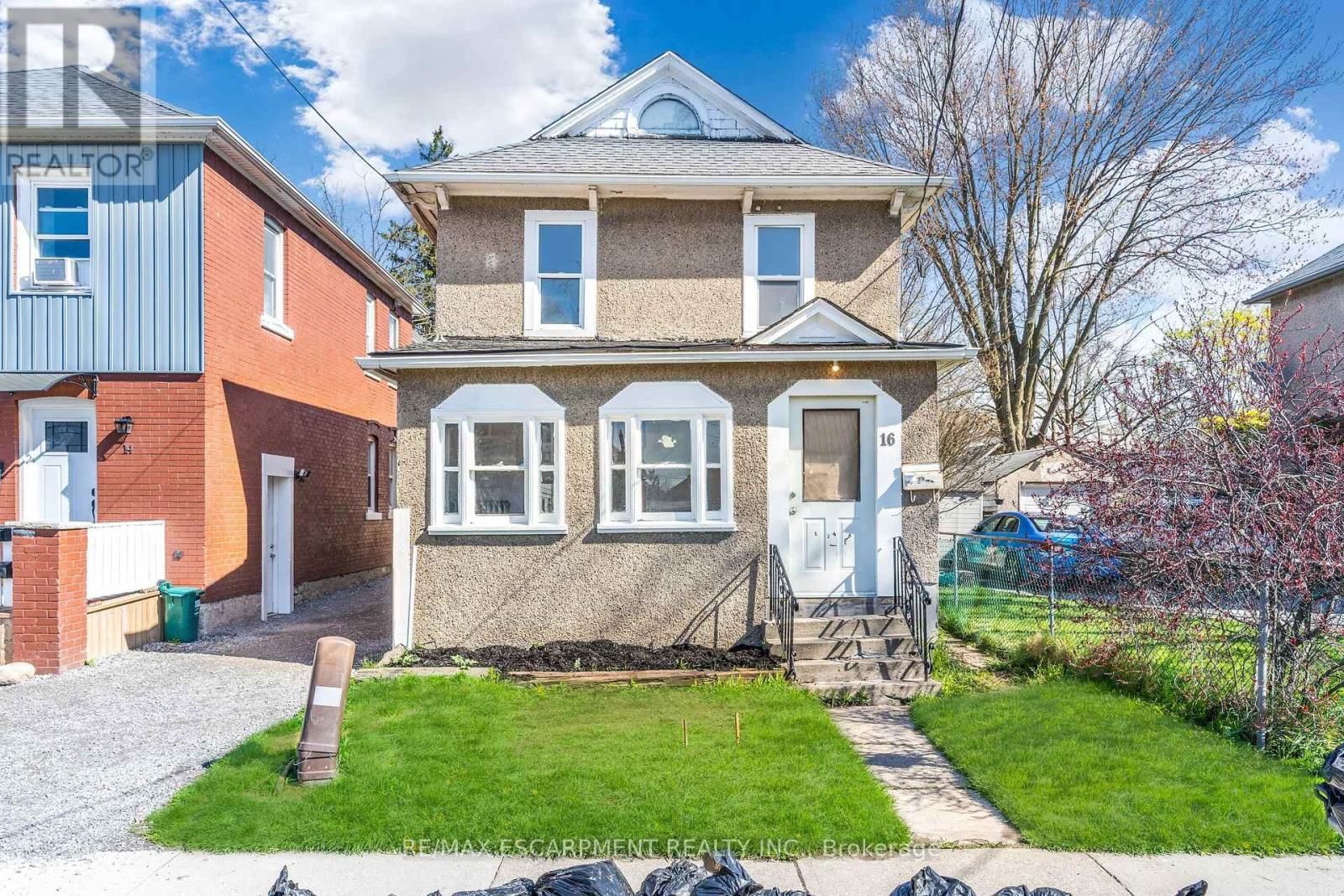 16 ALBERT STREET Image 1