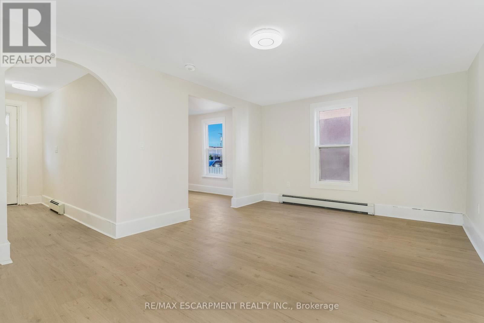 16 ALBERT STREET Image 10