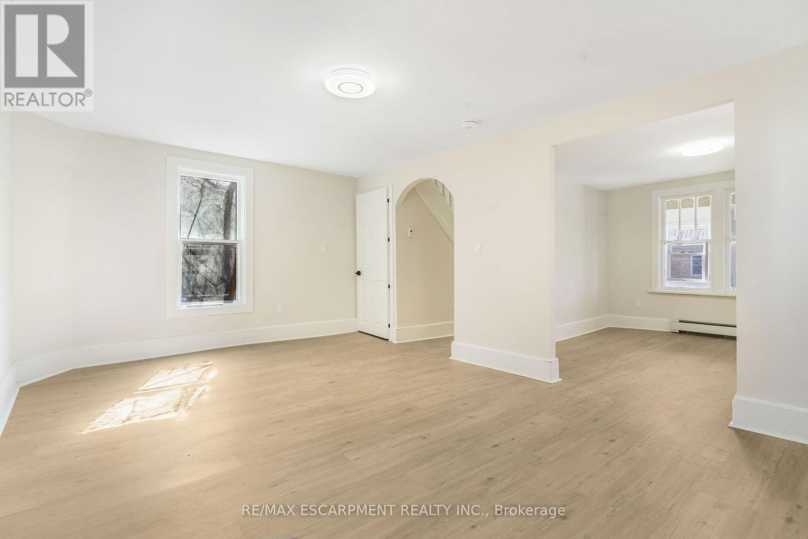 16 ALBERT STREET Image 11