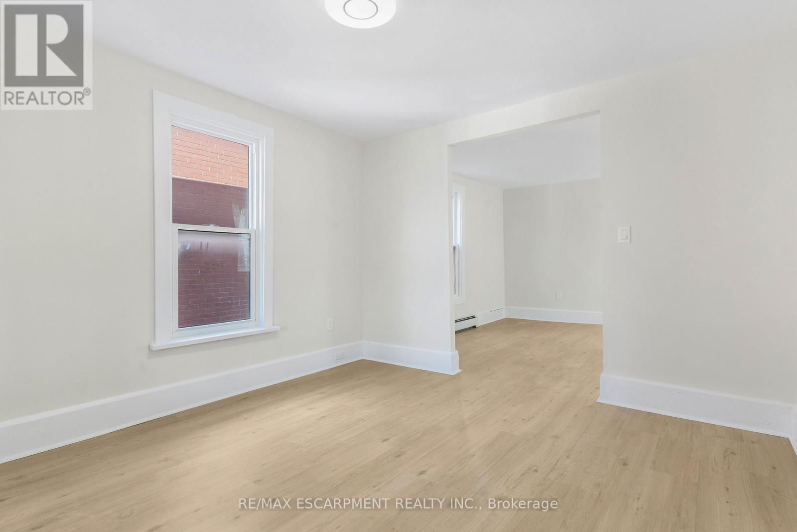 16 ALBERT STREET Image 15