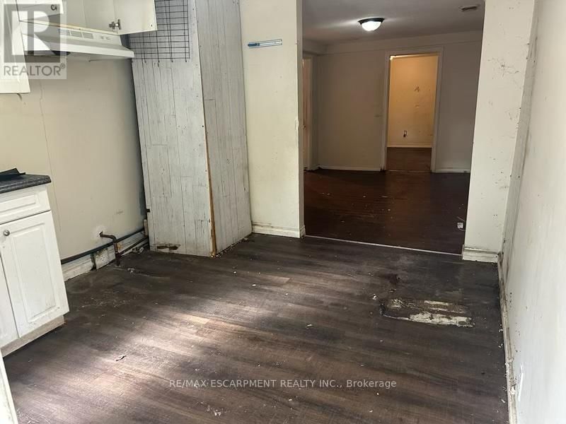 16 ALBERT STREET Image 2