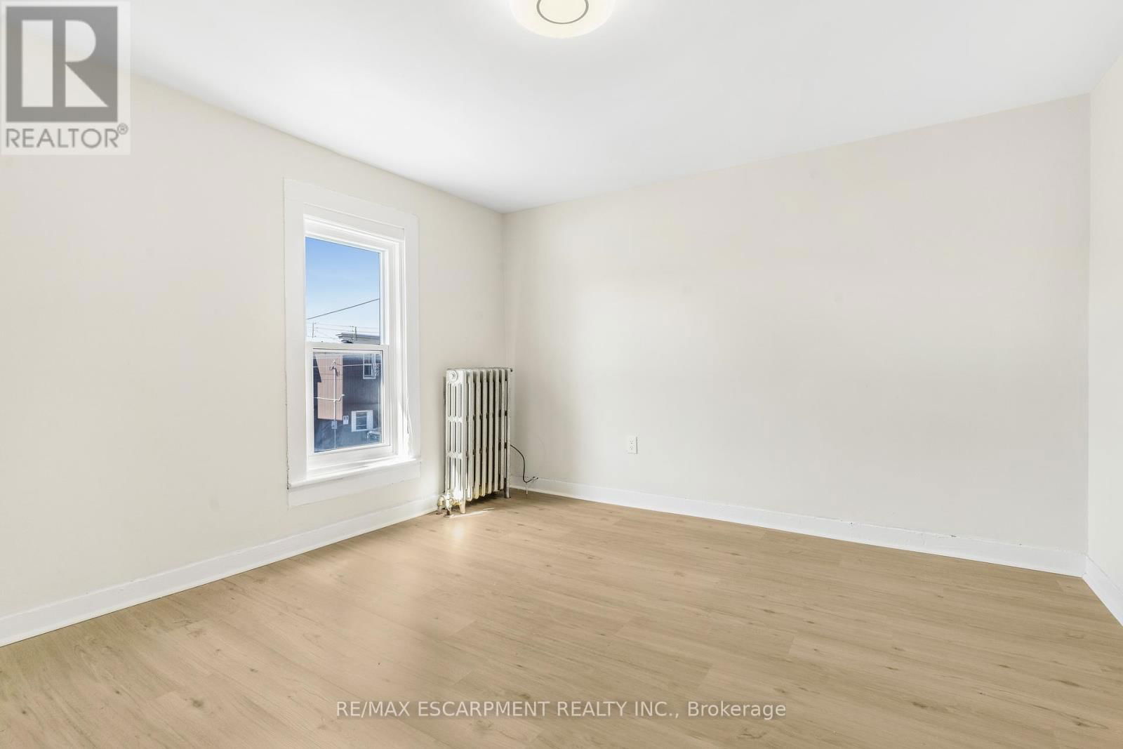 16 ALBERT STREET Image 22