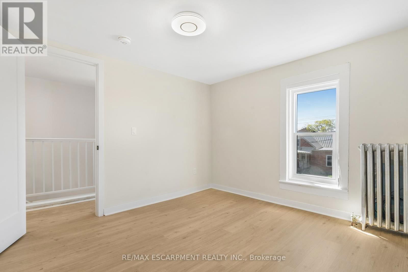 16 ALBERT STREET Image 23