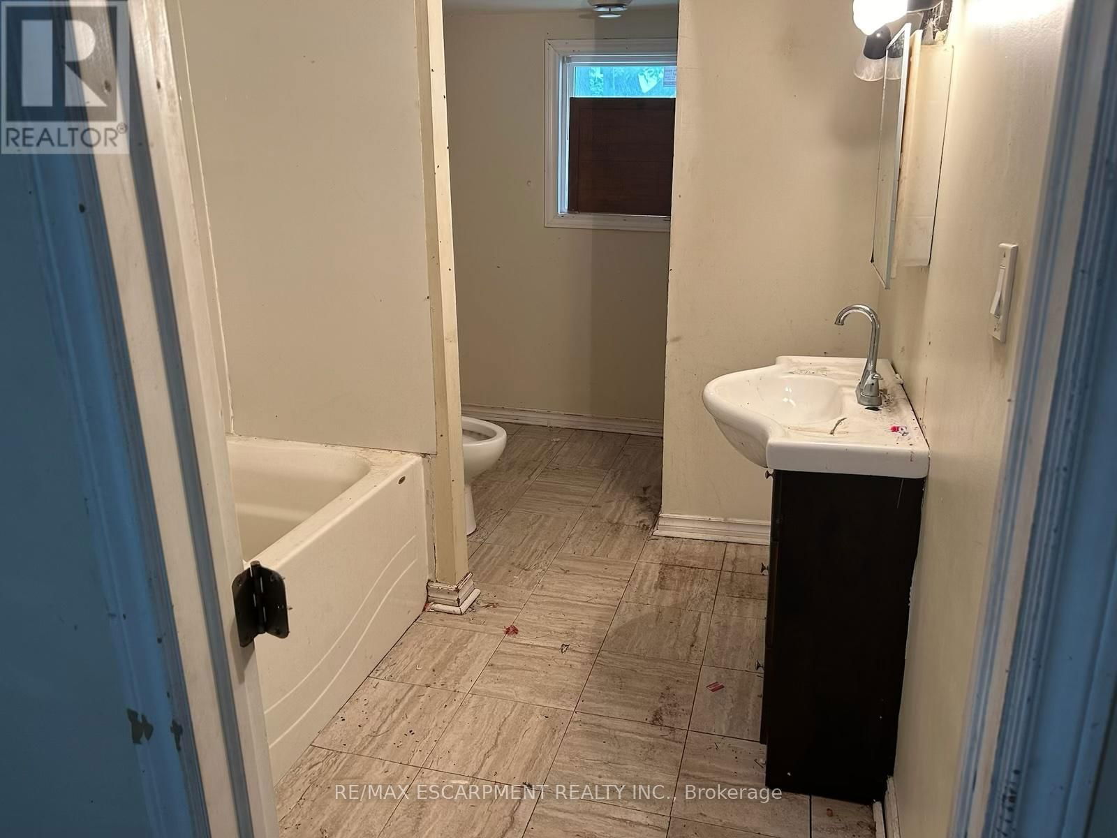 16 ALBERT STREET Image 5