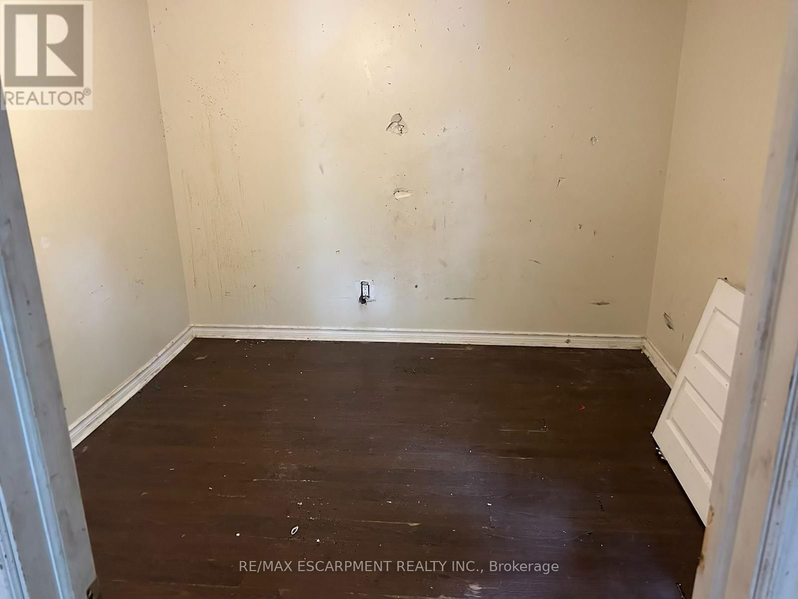 16 ALBERT STREET Image 6