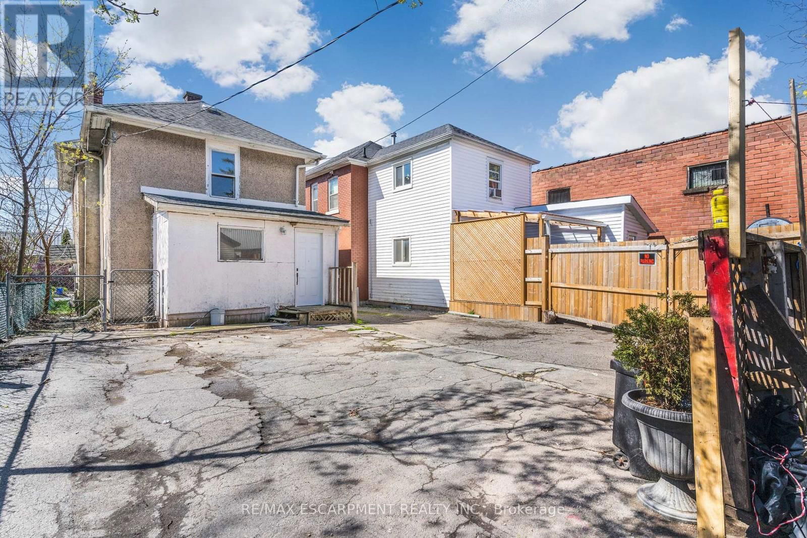 16 ALBERT STREET Image 7