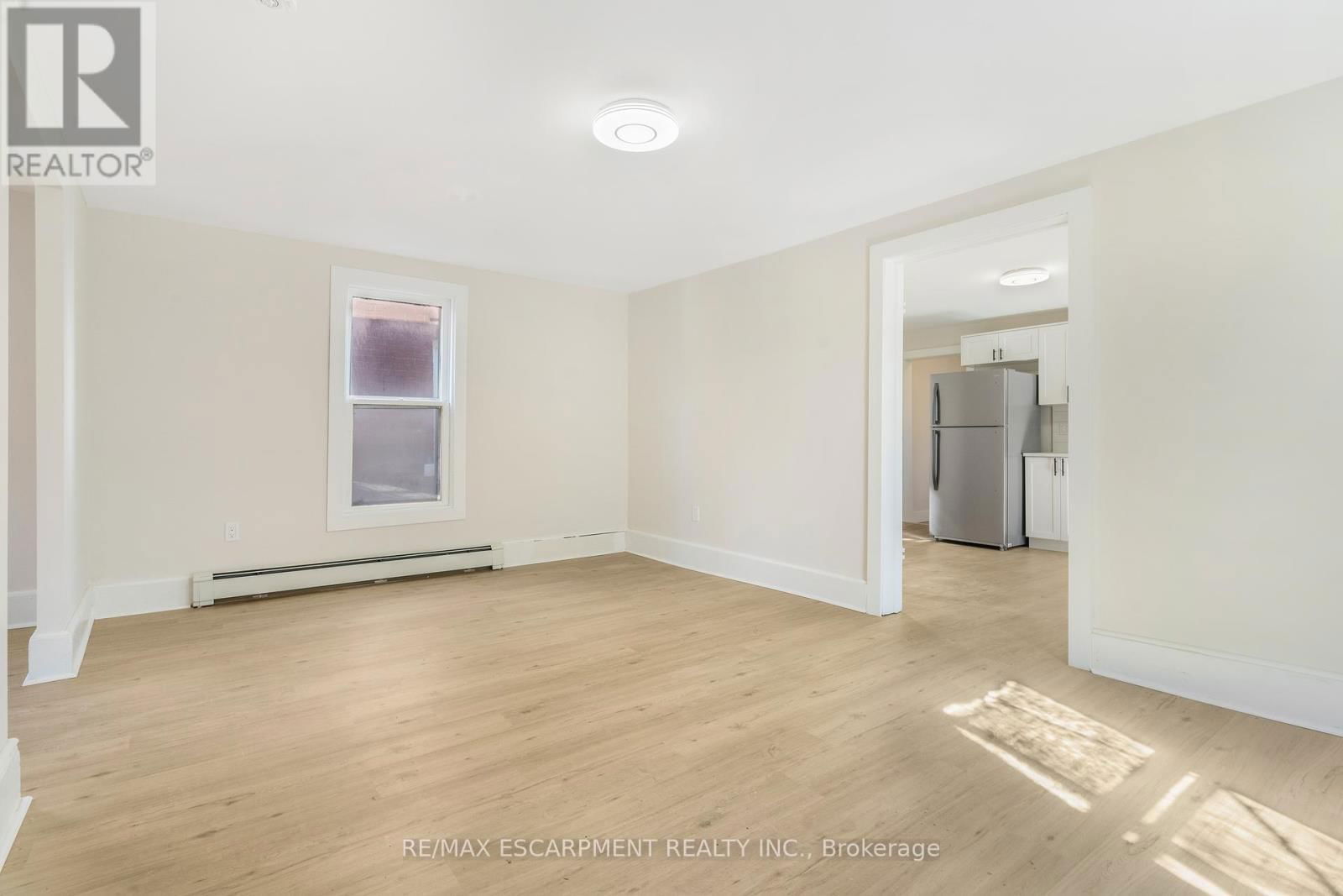 16 ALBERT STREET Image 9