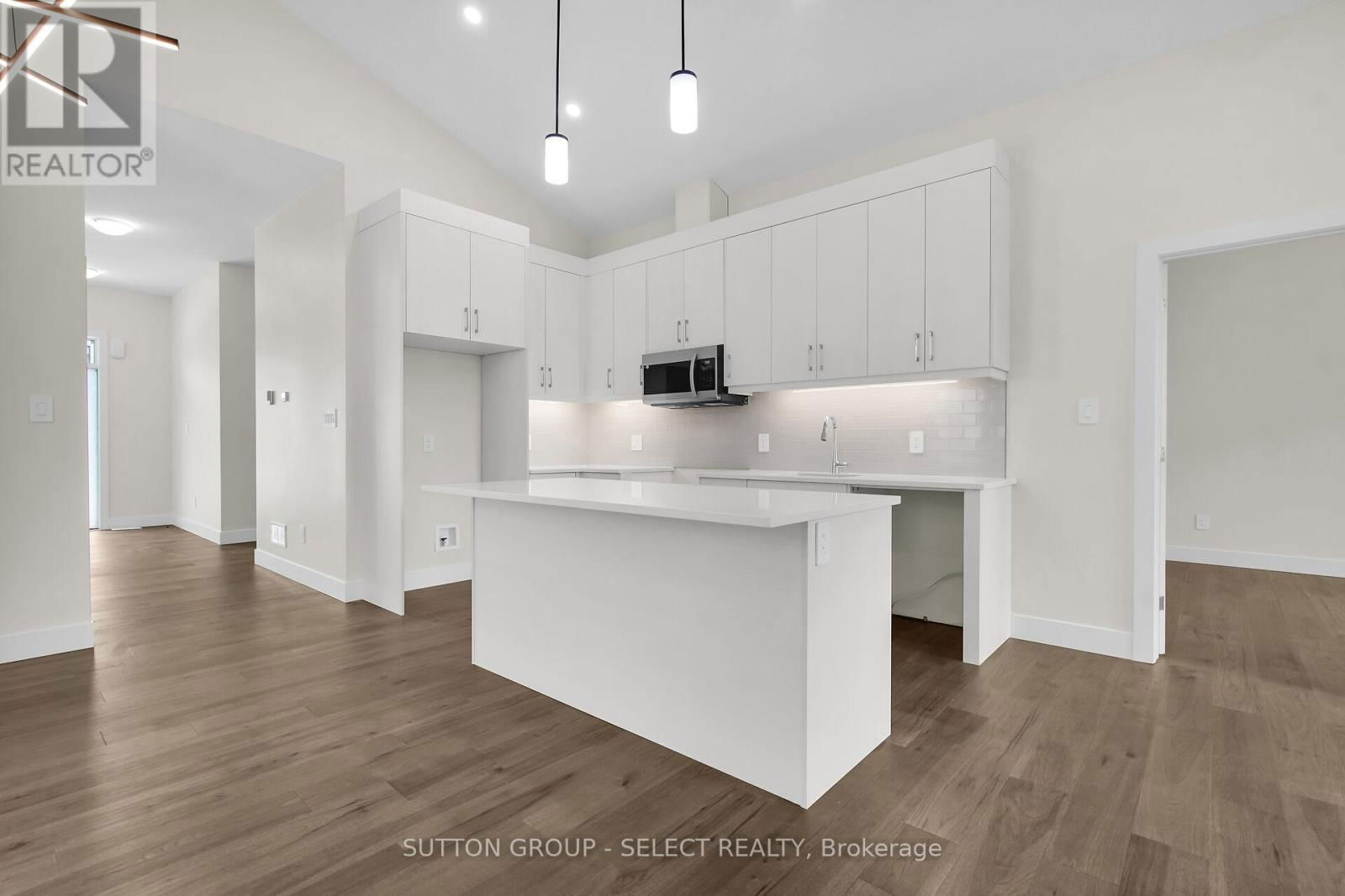 10 - 7966 FALLON DRIVE Image 13