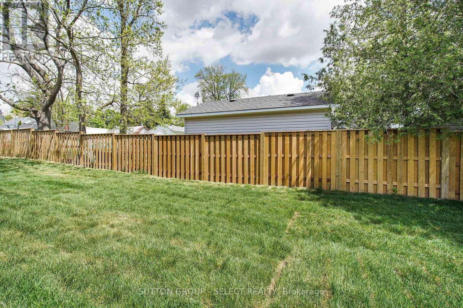 10 - 7966 FALLON DRIVE Image 31