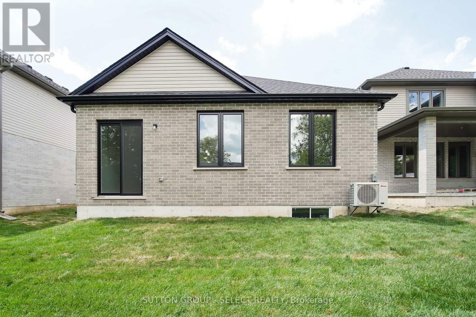 10 - 7966 FALLON DRIVE Image 33