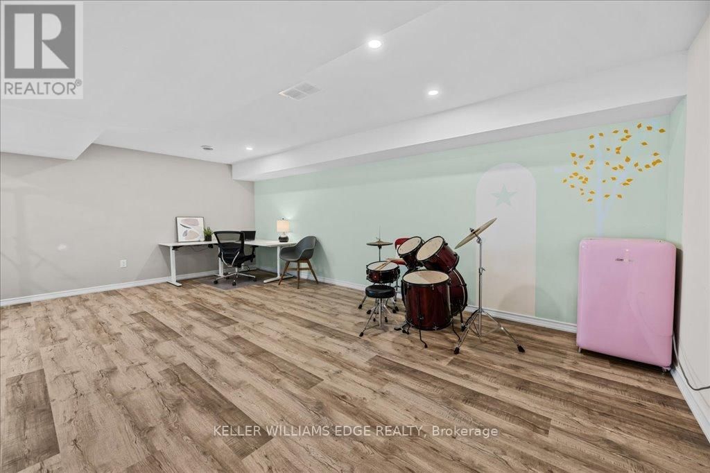 14 TURBINIA COURT Image 31