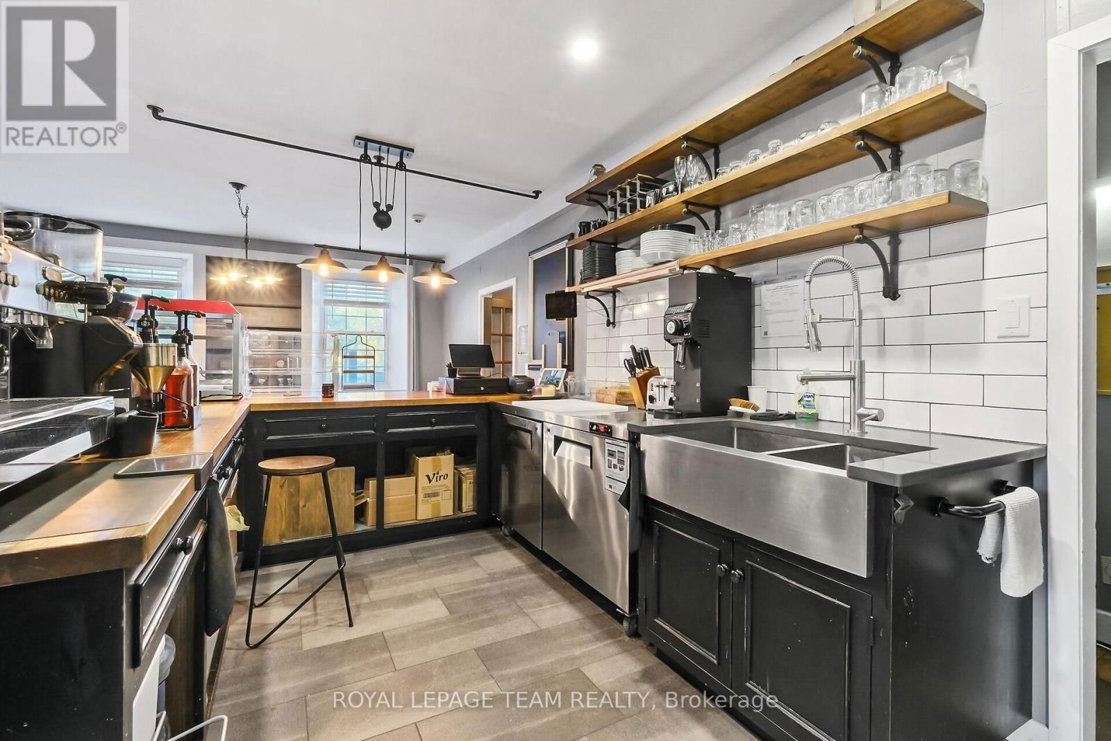 6 SPENCER STREET Image 11