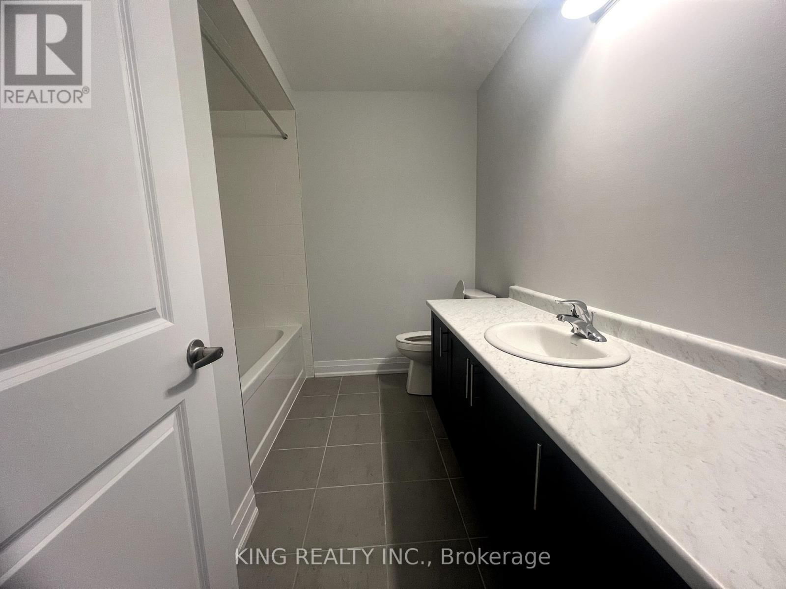 55 BUTLER AVENUE Image 12