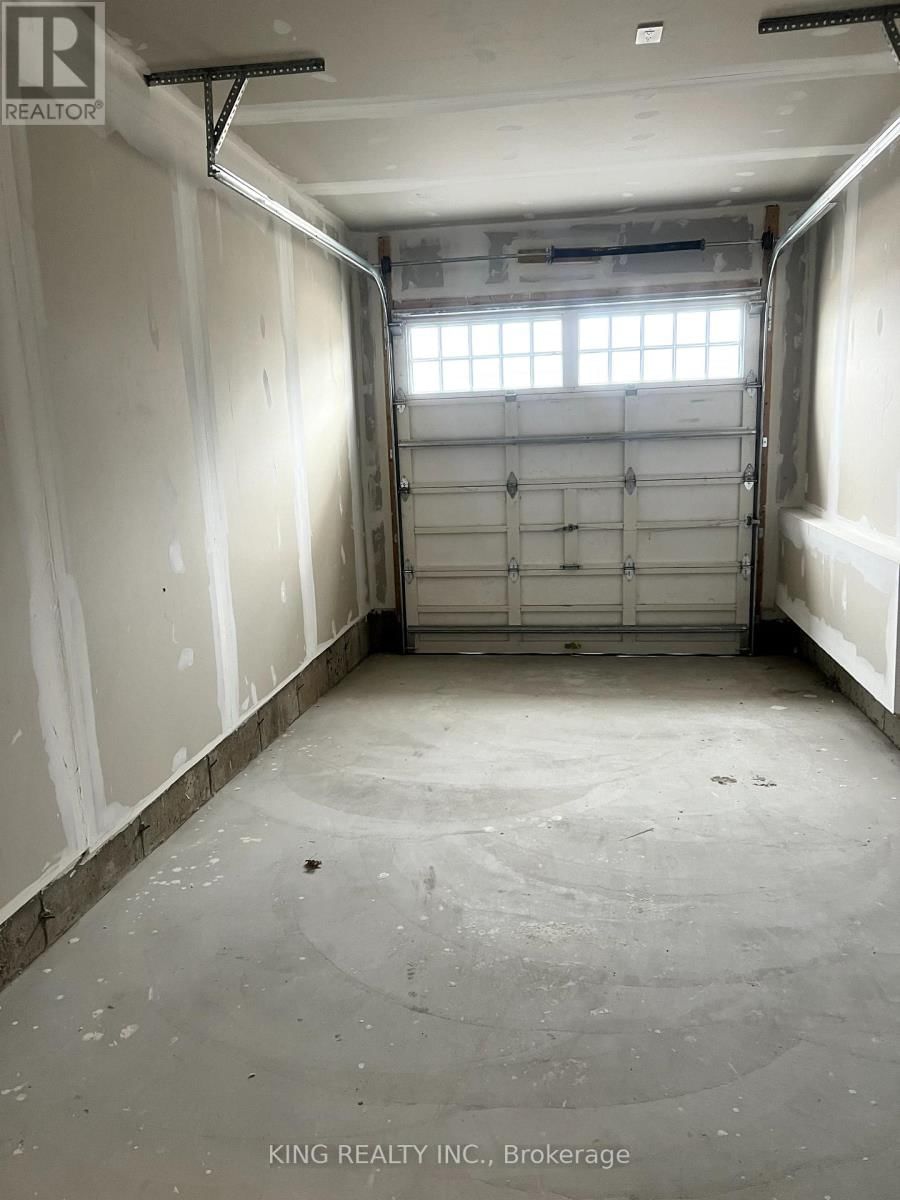 55 BUTLER AVENUE Image 19