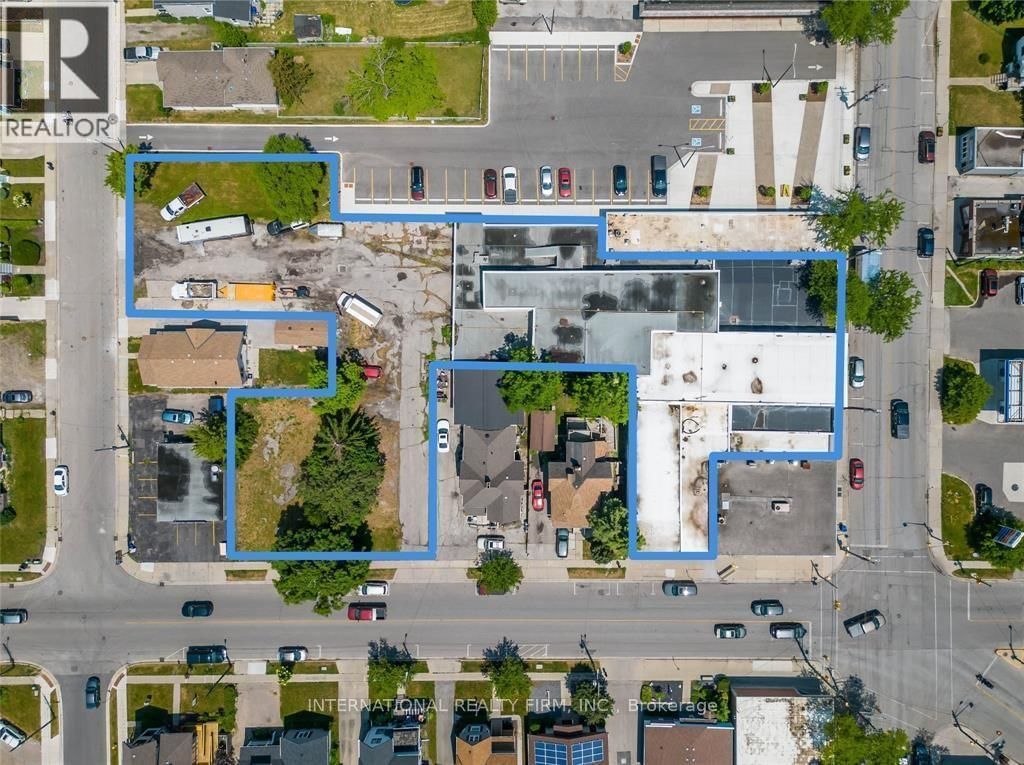 330 WELLINGTON STREET Image 1