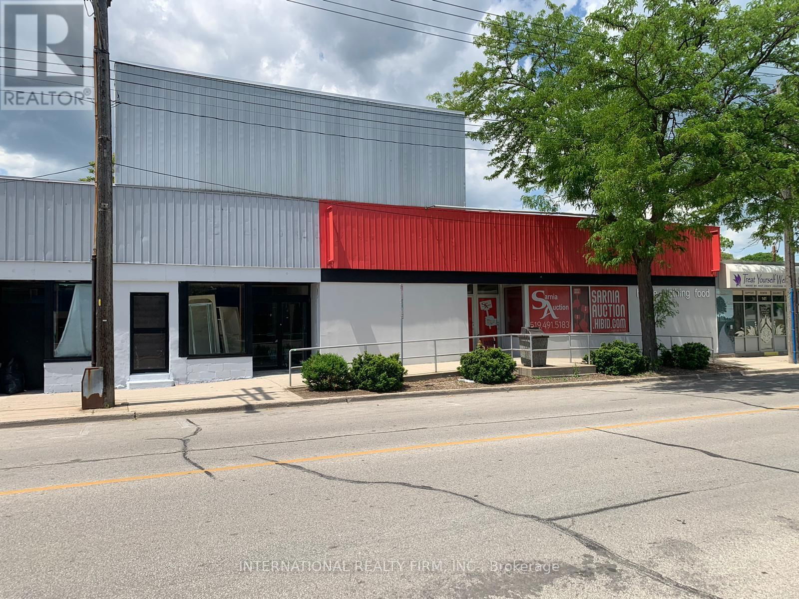 330 WELLINGTON STREET Image 3