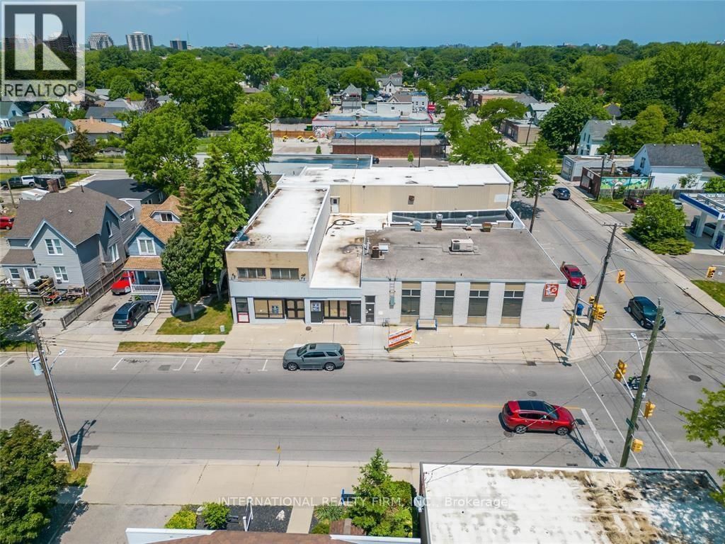 330 WELLINGTON STREET Image 6