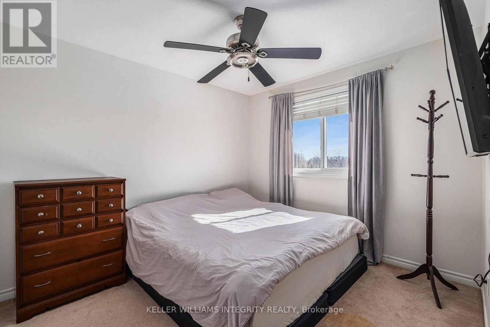 2114 BERGAMOT CIRCLE Image 17