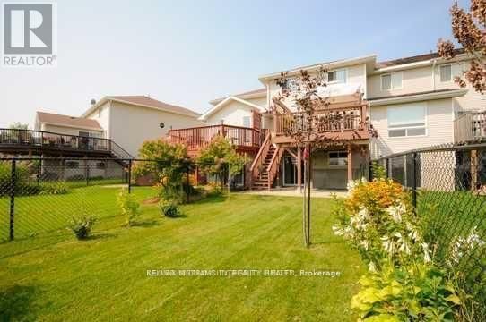 2114 BERGAMOT CIRCLE Image 28