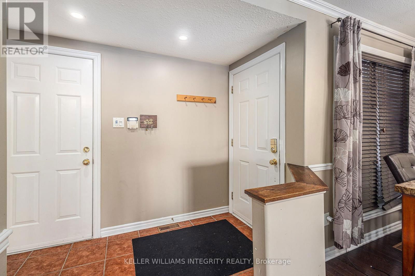 2114 BERGAMOT CIRCLE Image 6